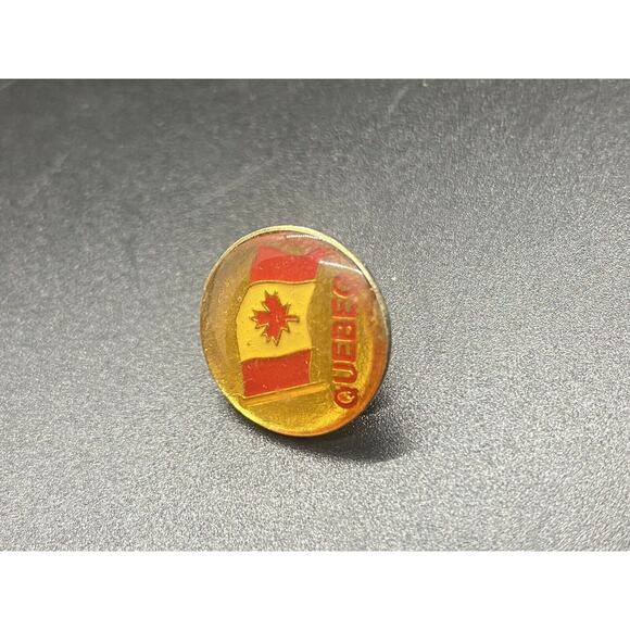 Quebec Canada Flag Lapel Pin Vintage Canadian Province Souvenir - Picture 5 of 11